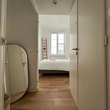 Quiet And Sunny Charming One-bedroom With Views Lyon